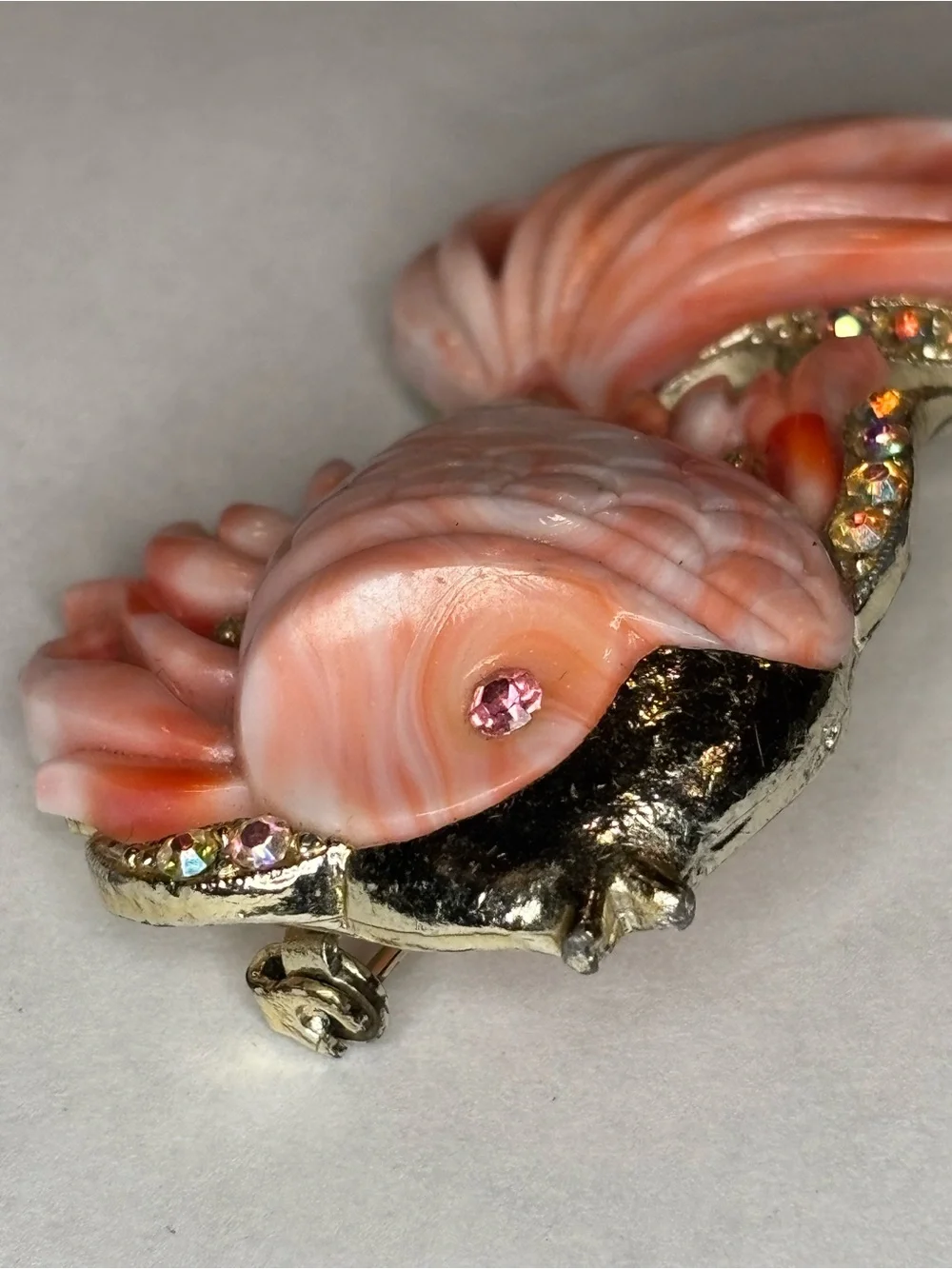Vintage Hattie Carnegie's style Coral Pink Marbleized Lucite Angel Fish Unsigned